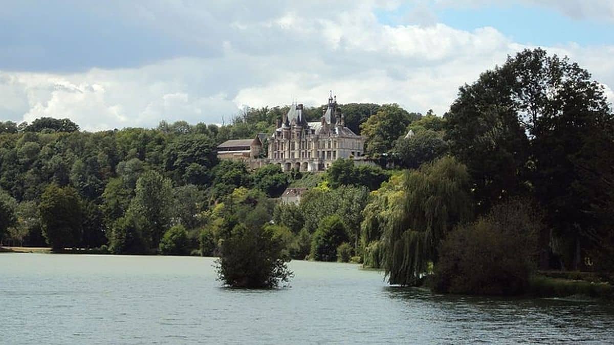 The river Loir, Montigny