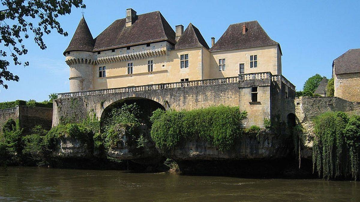 The castle and the river Vézère