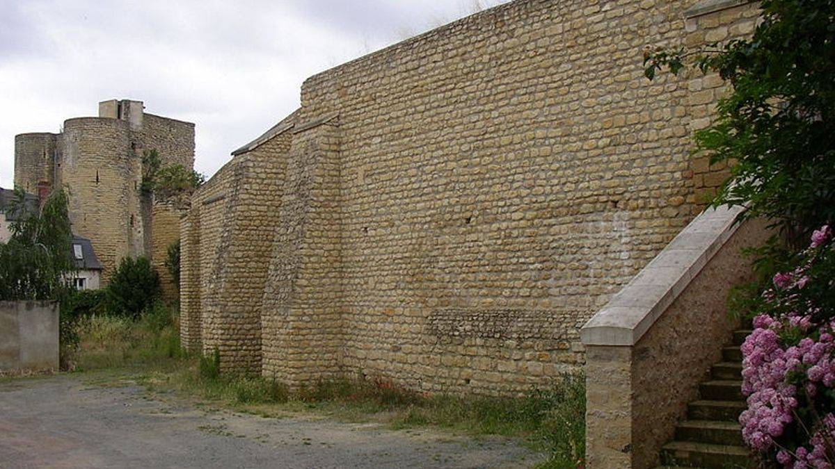 Tour du Prévost and rampart