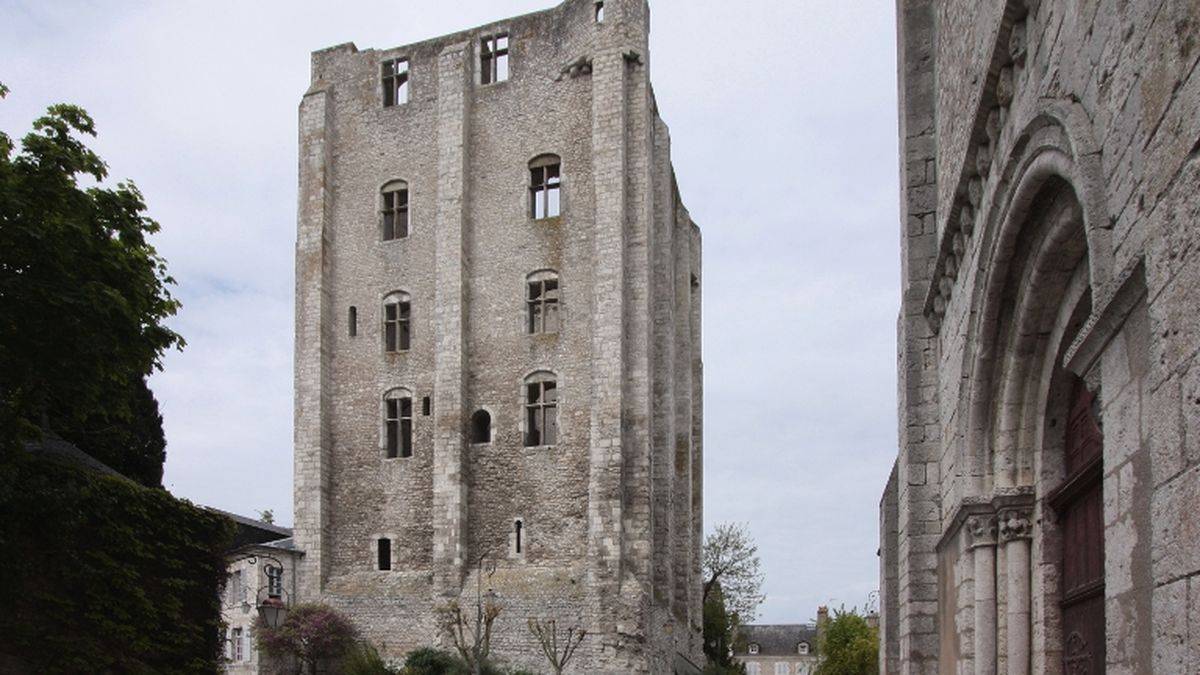 The César tower