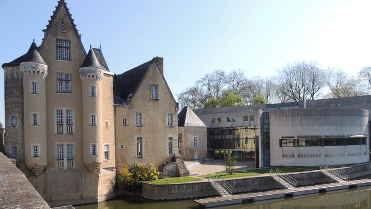 The castle and the city hall