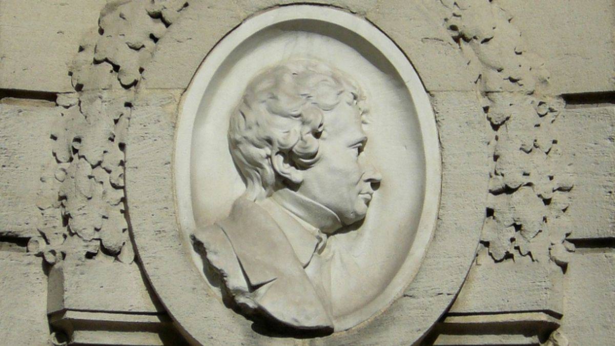 Mulot on the fountain