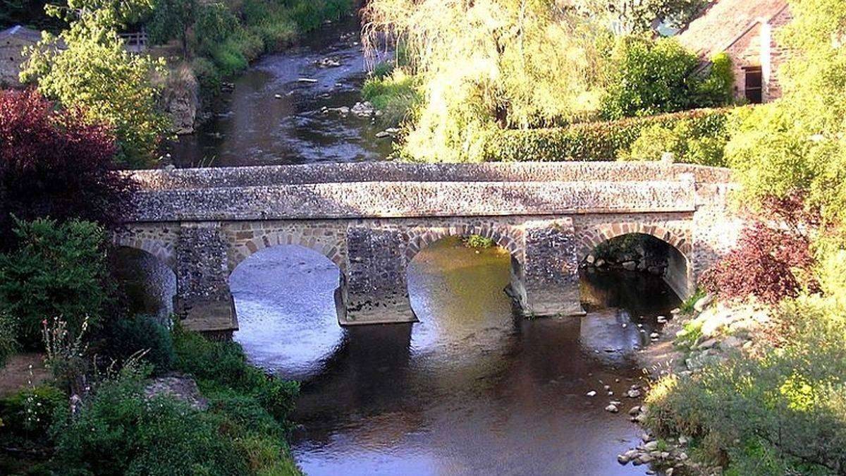 The river Sarthe in St-Céneri