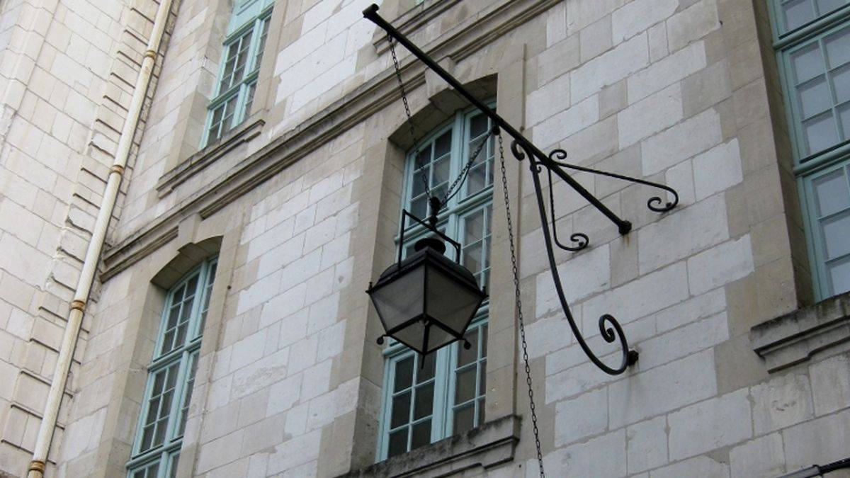 The façade