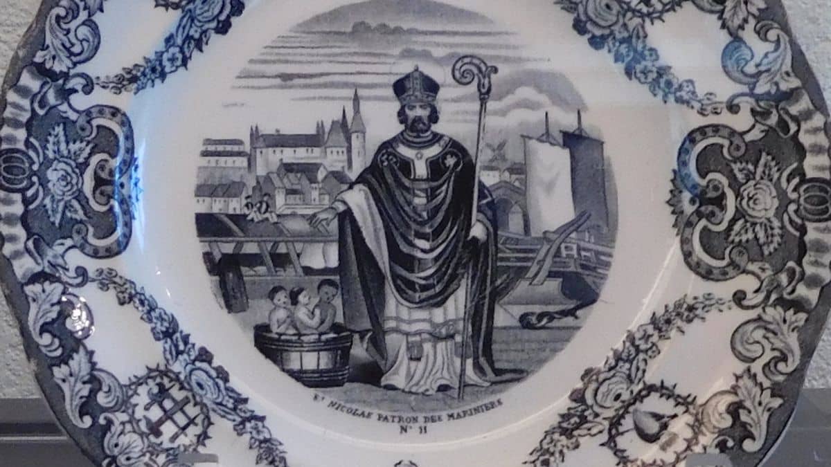 An example of Gien faience