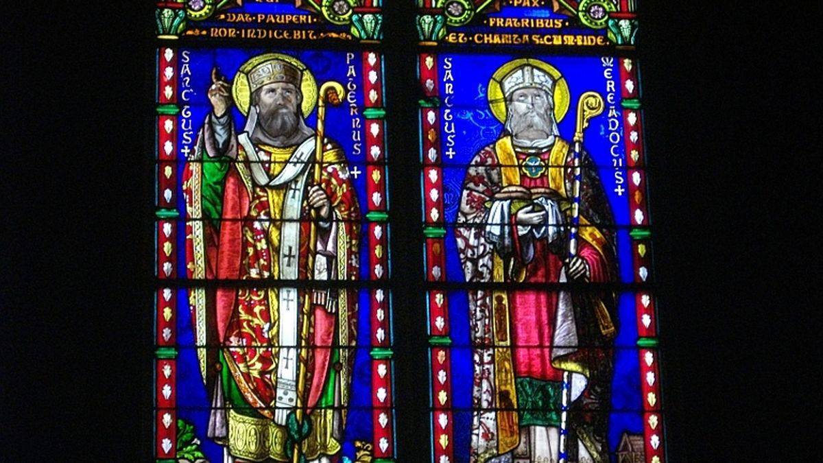 Patern on the left in St-Pierre, Vannes