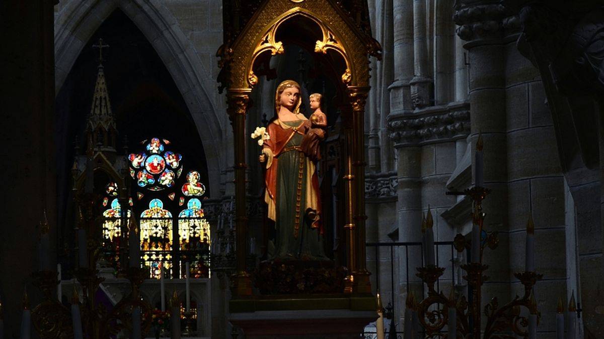 The Virgin, l'Epine
