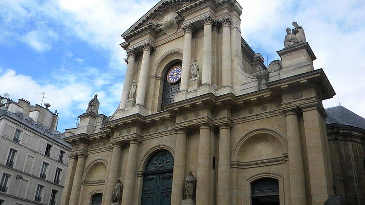 The façade