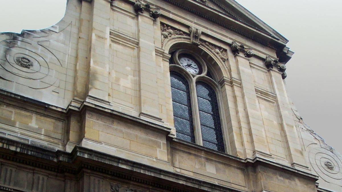 The façade