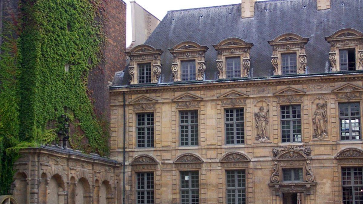The inner courtyard