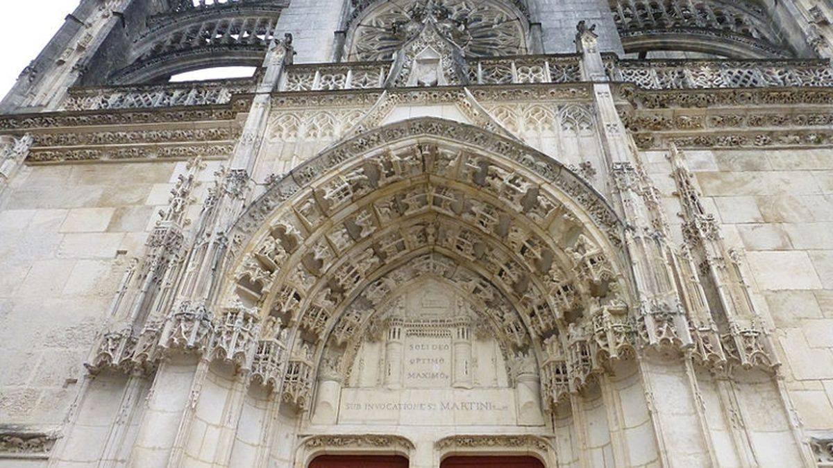 The façade