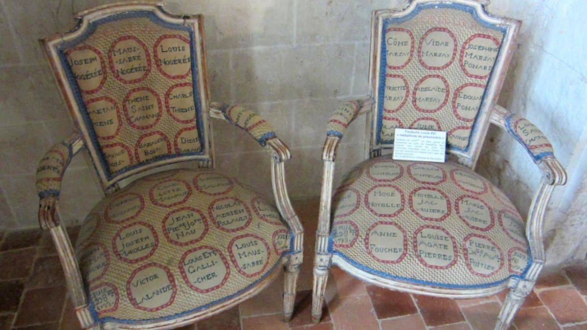 Loches armchairs