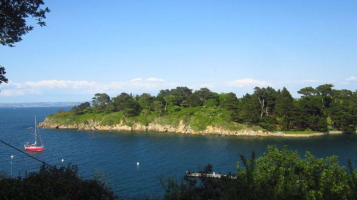 The island from Tréboul