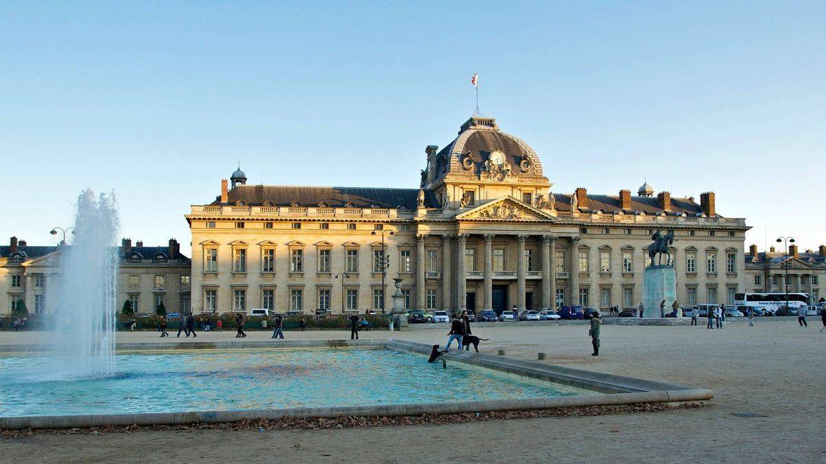 Paris military school