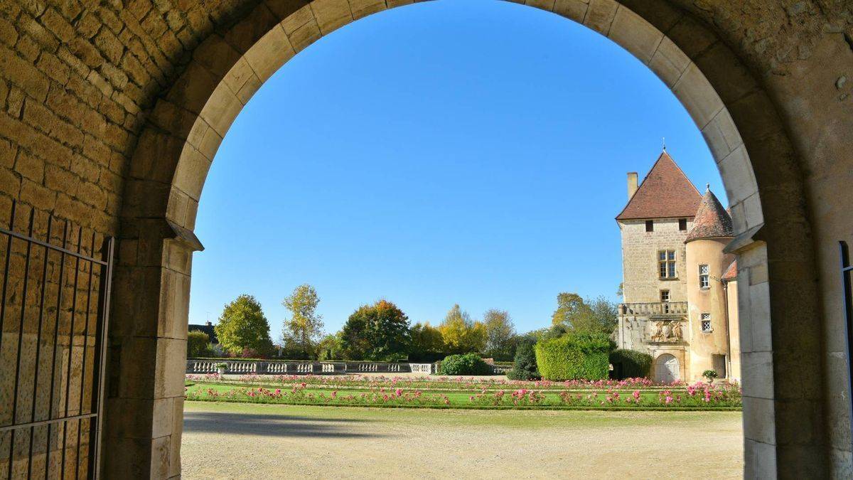 Epoisses castle