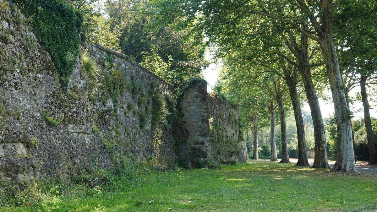 Laon ramparts