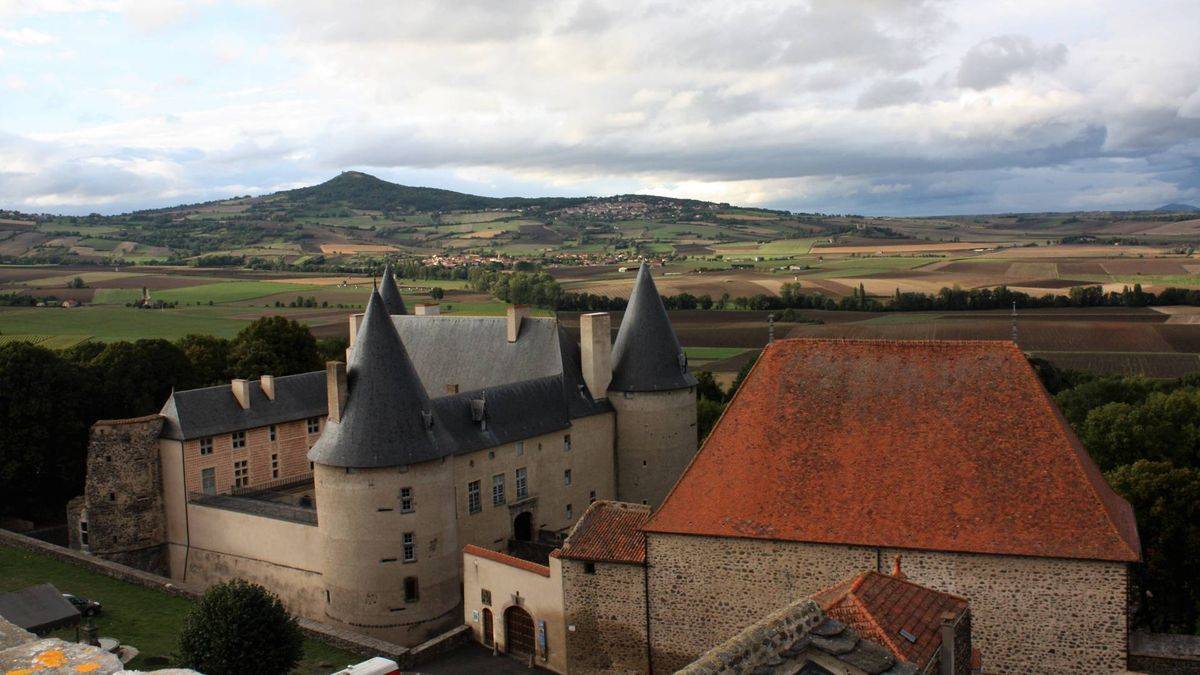 Villeneuve-Lembron castle