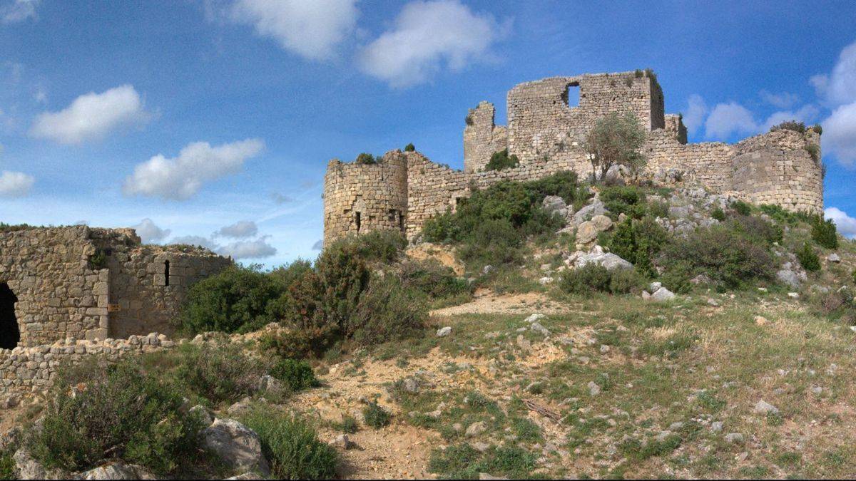 Aguilar castle