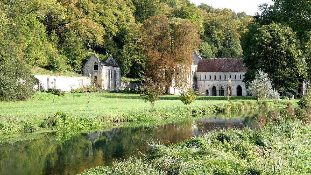 Fontaine-Guérard abbey