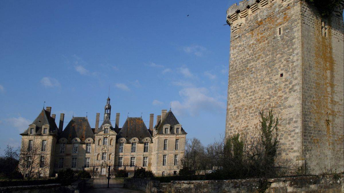 Saint-Loup castle