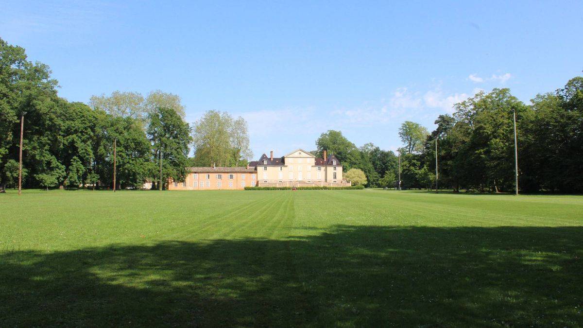 Pont-de-Veyle castle