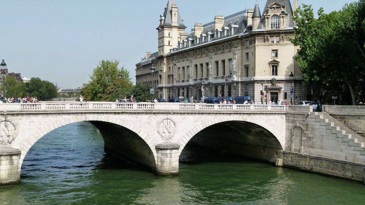 Saint-Michel bridge