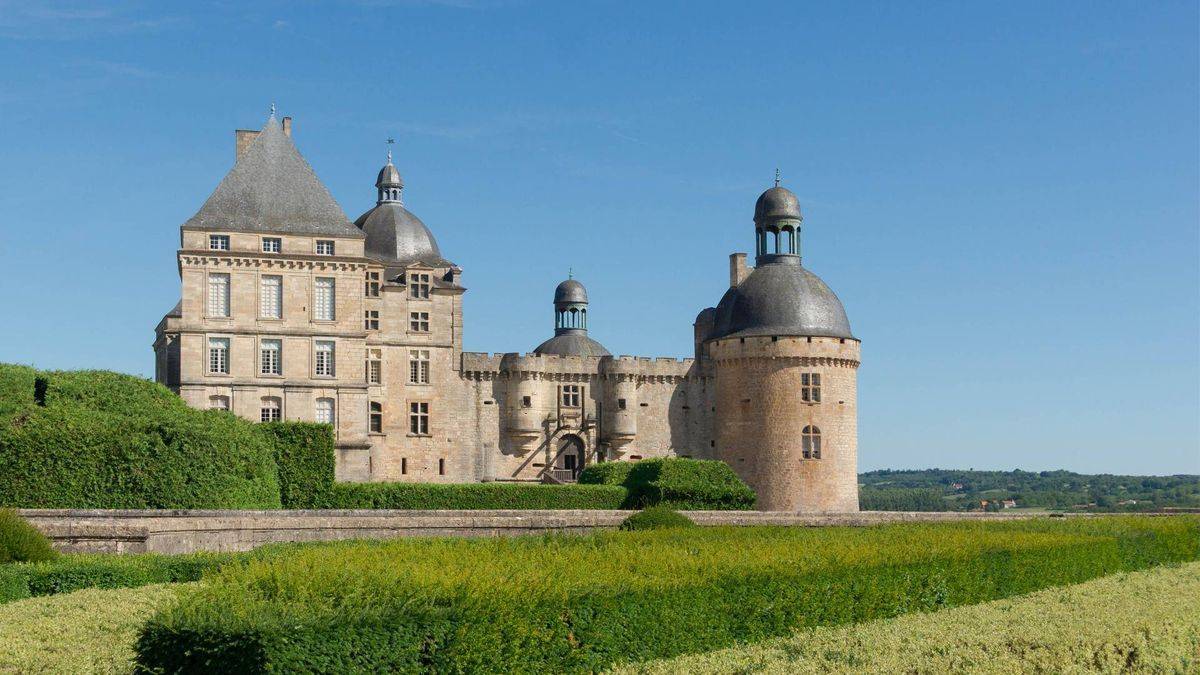 Hautefort castle