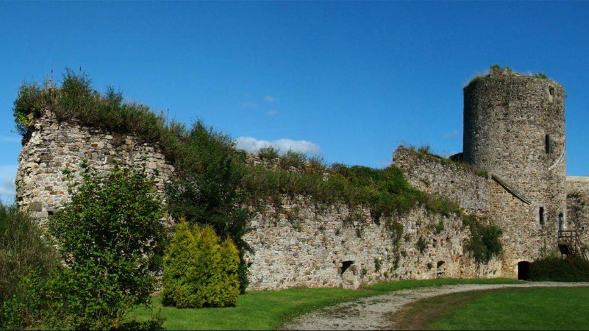 Saint-Sauveur castle