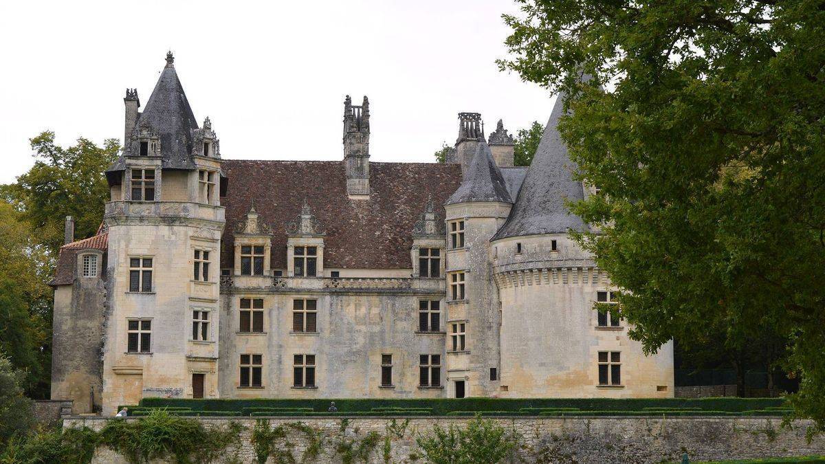 Puyguilhem castle