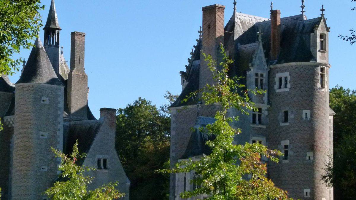 Le Moulin castle
