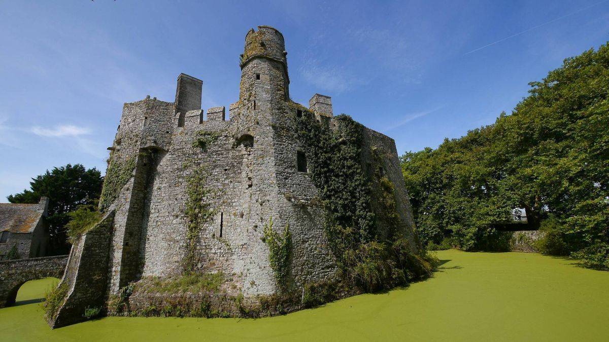 Pirou castle