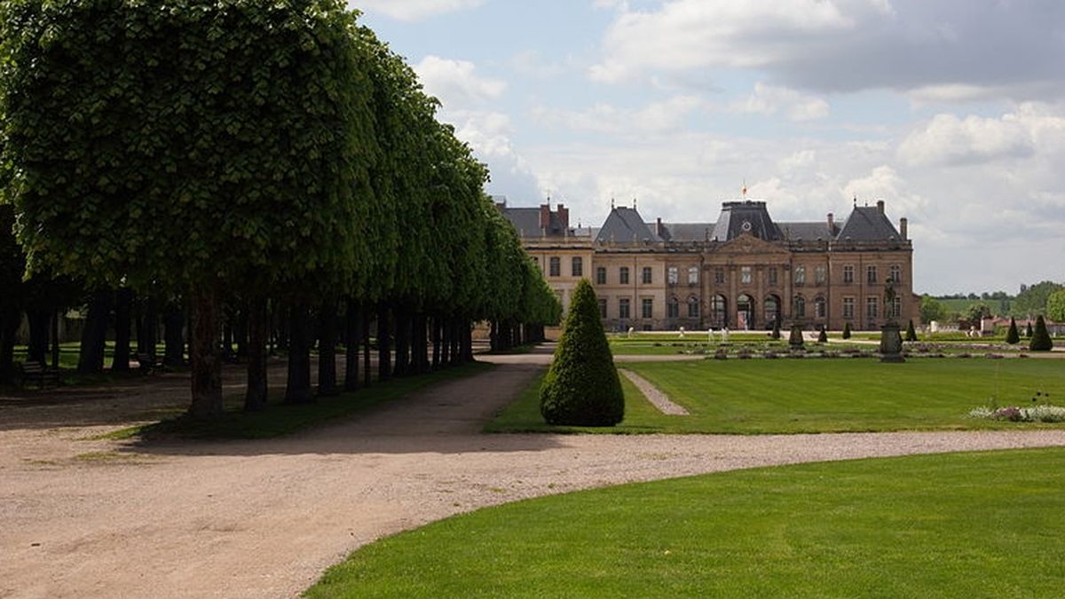 The castle and the park